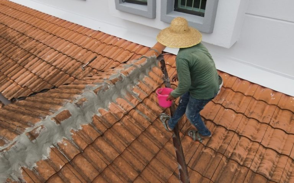 Professional roof waterproofing to repair leaks