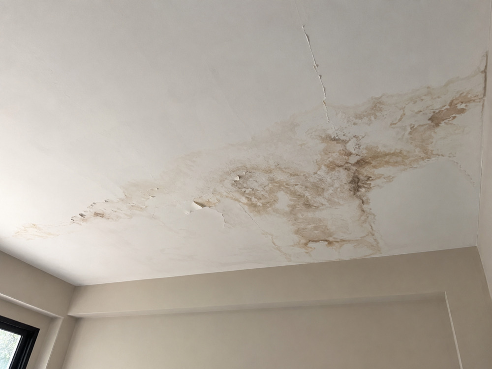 Water leakage on ceiling